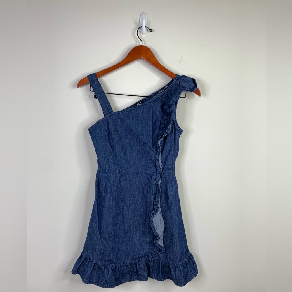 BN8‎ BDG One Shoulder Denim Chambray MininDress Ruffle XS Spring Summer